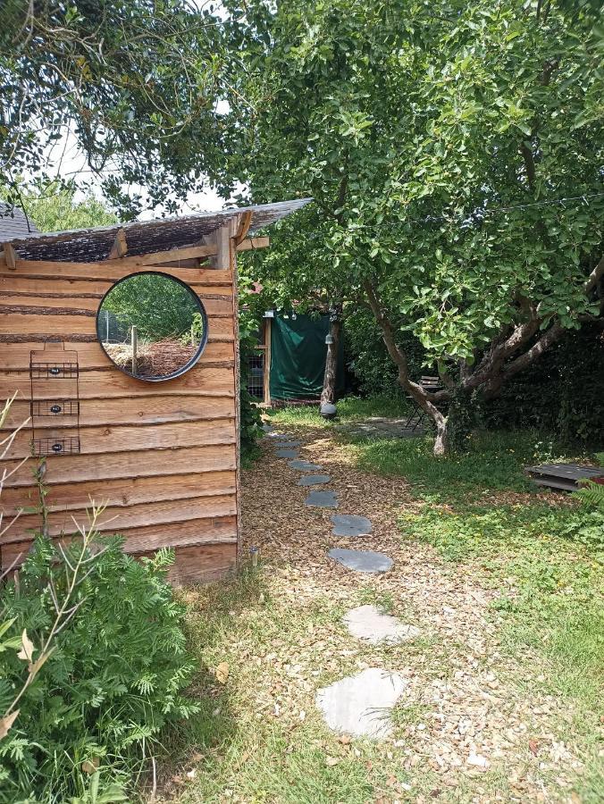 L'Echappee Au Jardin, Yourte Bucolique Godinne Exteriör bild